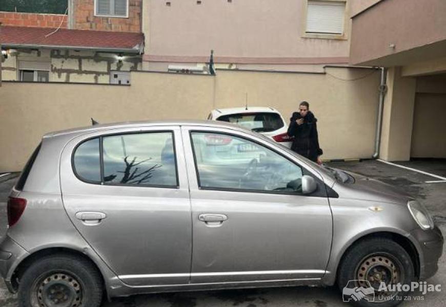 toyota_yaris_14d_2004god_3_polovni_automobili_autopijac.rs