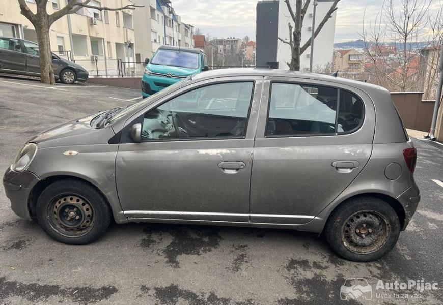 toyota_yaris_14d_2004god_7_polovni_automobili_autopijac.rs