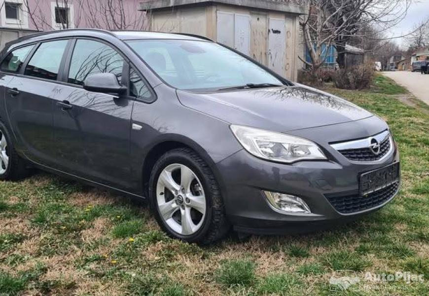 2011_opel_astra_j_17_cdti_2_polovni_automobili_autopijac.rs