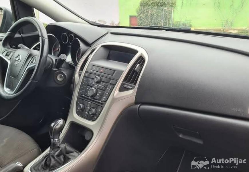 2011_opel_astra_j_17_cdti_8_polovni_automobili_autopijac.rs