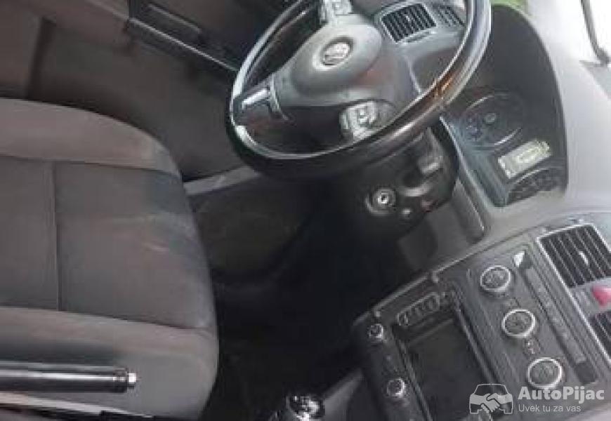 touran_16_tdi_7_sedista_2013_5_polovni_automobili_autopijac.rs