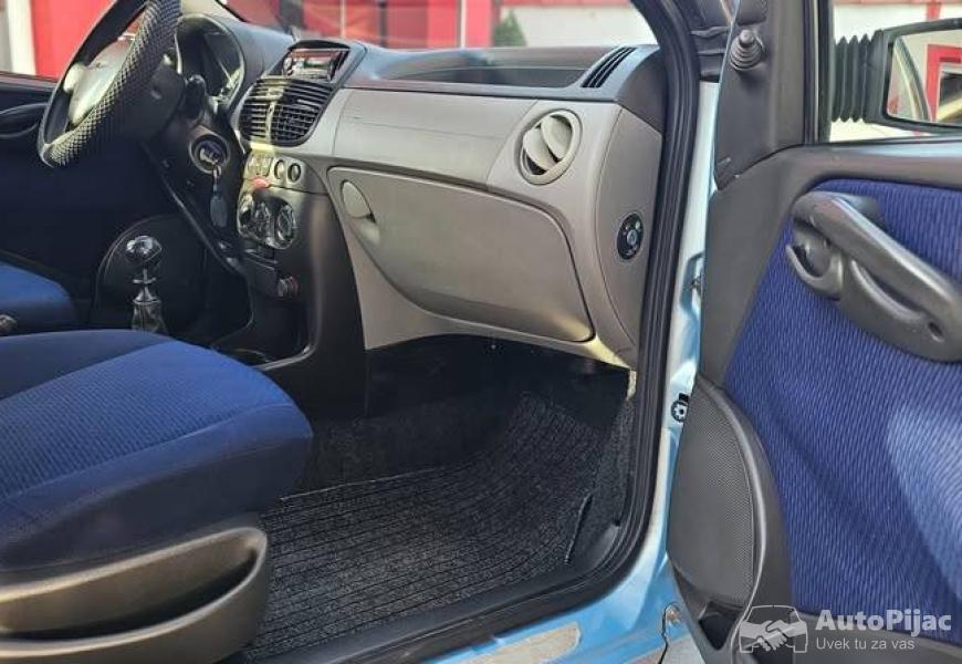 2002_fiat_punto_10_polovni_automobili_autopijac.rs