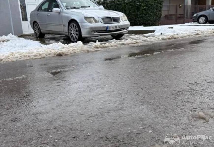 mercedes_c180_10_polovni_automobili_autopijac.rs