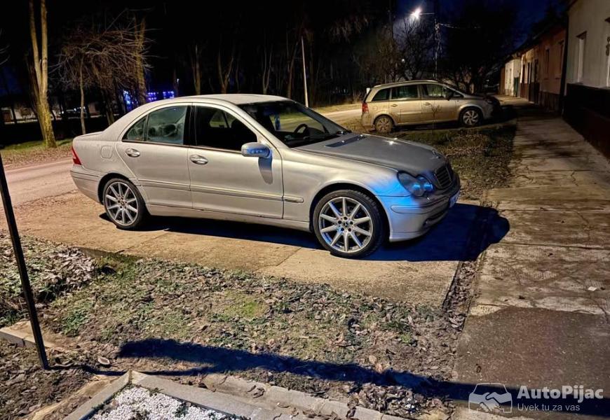 mercedes_c180_1_polovni_automobili_autopijac.rs