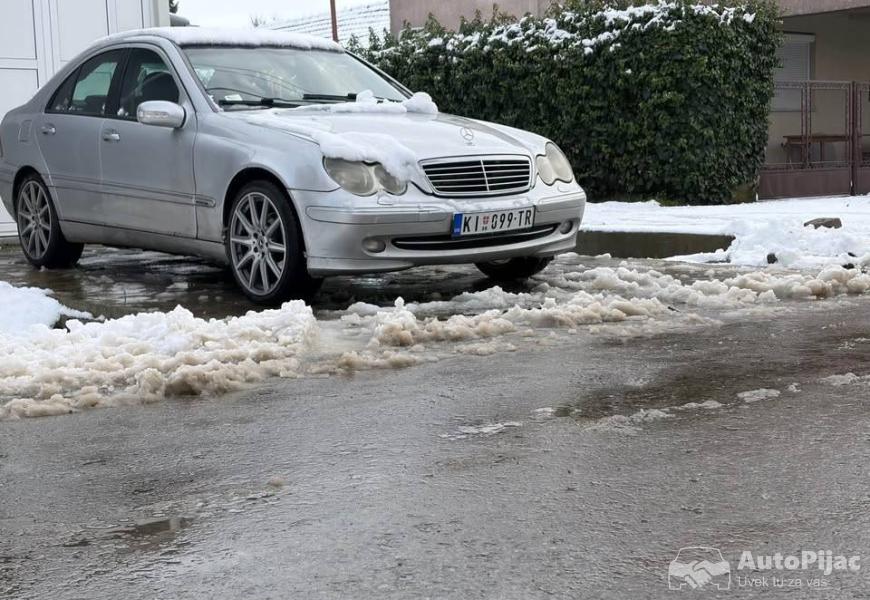 mercedes_c180_9_polovni_automobili_autopijac.rs