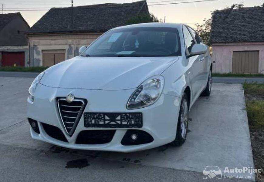 2013_alfa_romeo_giulietta_10_polovni_automobili_autopijac.rs