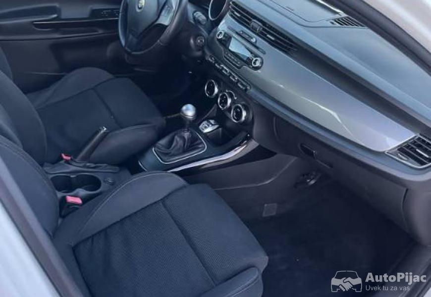2013_alfa_romeo_giulietta_13_polovni_automobili_autopijac.rs