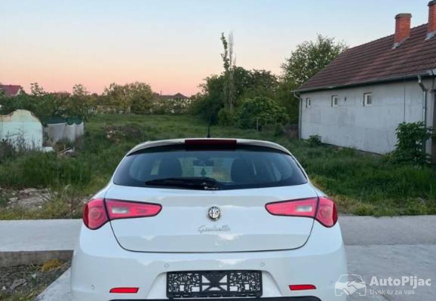 2013_alfa_romeo_giulietta_7_polovni_automobili_autopijac.rs