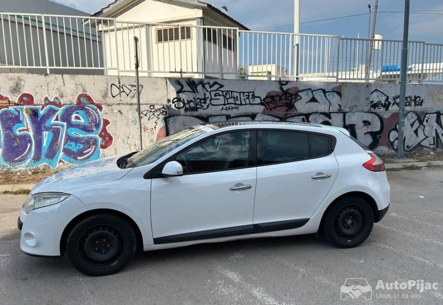 2009_renault_megan_3_2_polovni_automobili_autopijac.rs