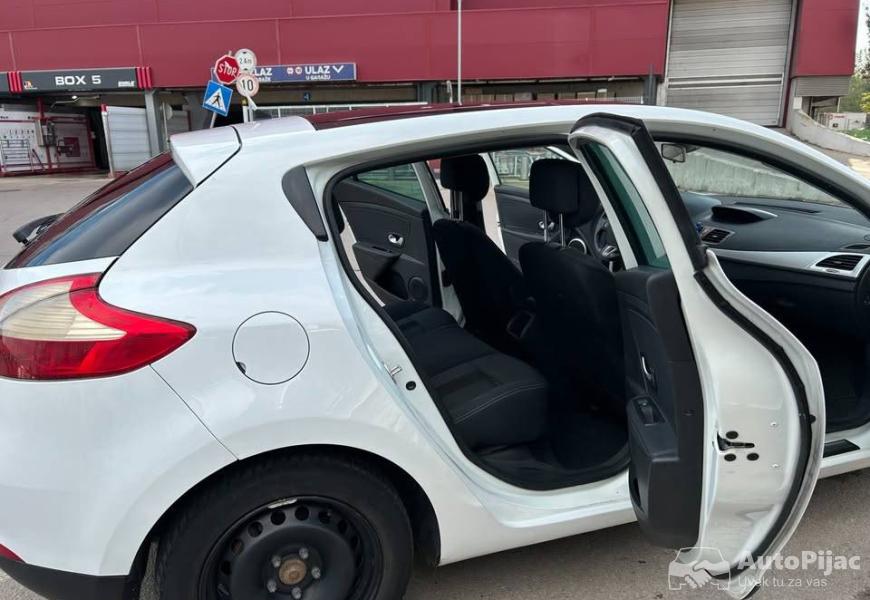 2009_renault_megan_3_7_polovni_automobili_autopijac.rs