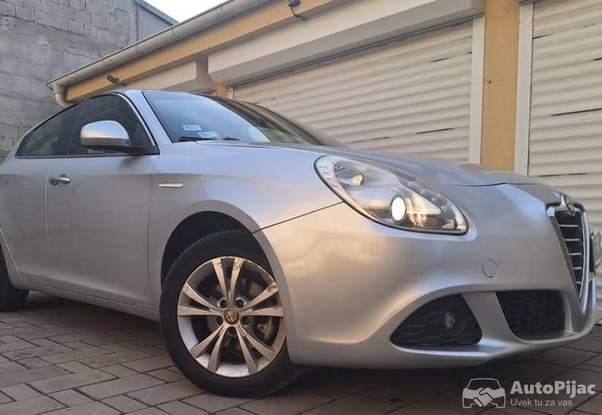 2011_alfa_romeo_gulietta_4_polovni_automobili_autopijac.rs