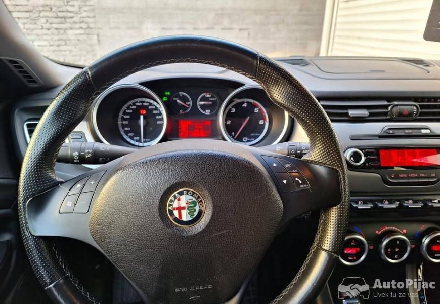 2011_alfa_romeo_gulietta_5_polovni_automobili_autopijac.rs