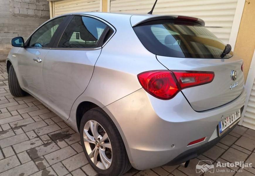 2011_alfa_romeo_gulietta_8_polovni_automobili_autopijac.rs