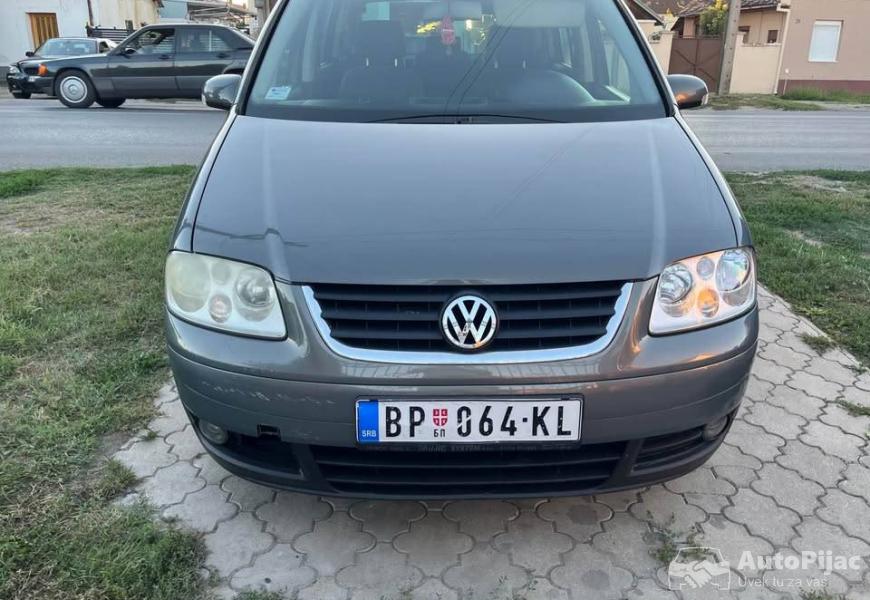volkswagen_touran_2_polovni_automobili_autopijac.rs