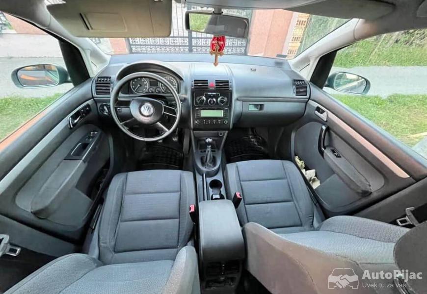 volkswagen_touran_6_polovni_automobili_autopijac.rs