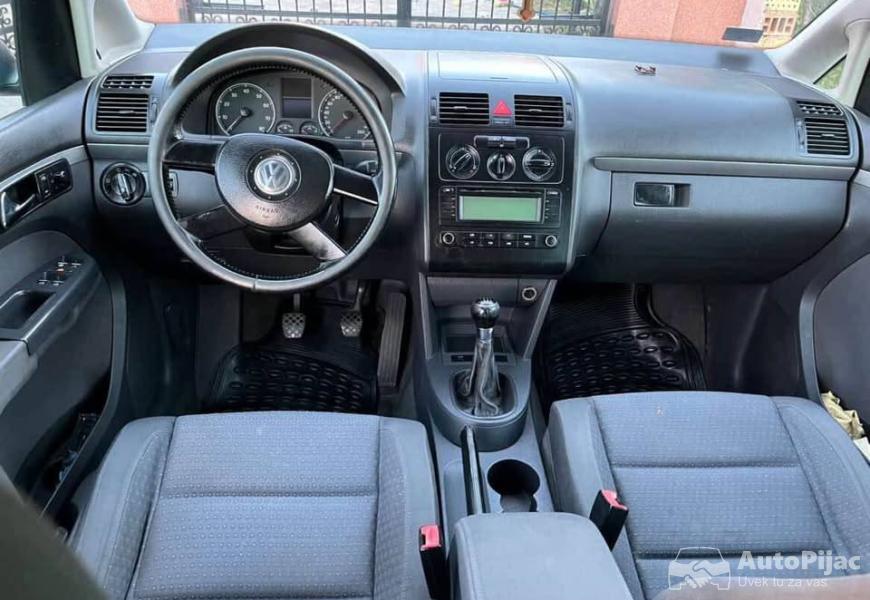 volkswagen_touran_7_polovni_automobili_autopijac.rs