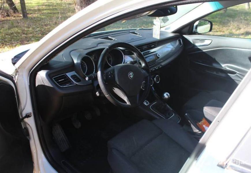 alfa_romeo_giulietta_10_polovni_automobili_autopijac.rs