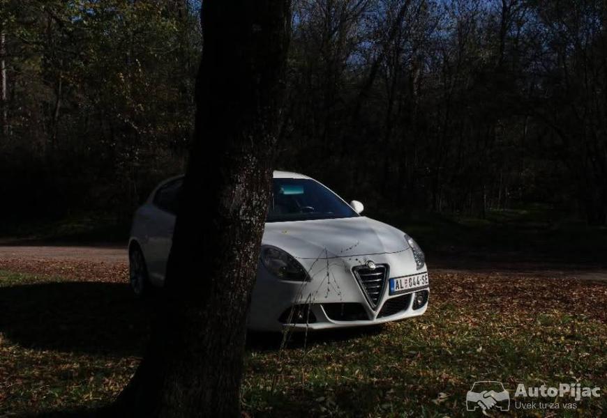 alfa_romeo_giulietta_8_polovni_automobili_autopijac.rs