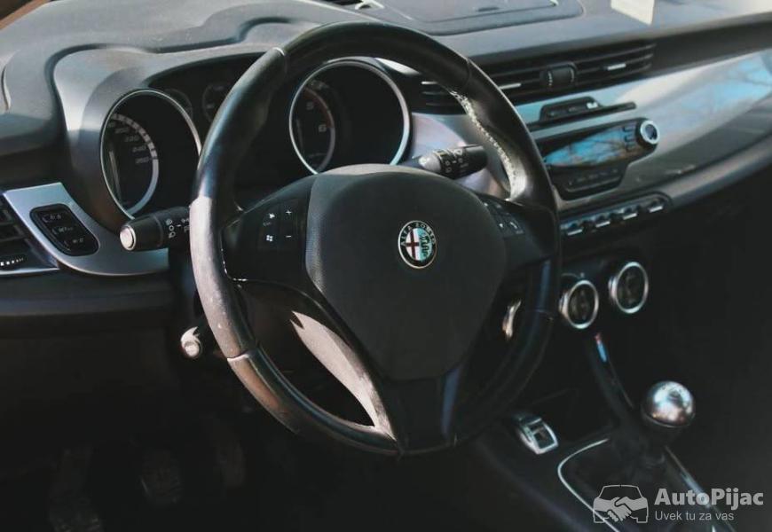 alfa_romeo_giulietta_9_polovni_automobili_autopijac.rs