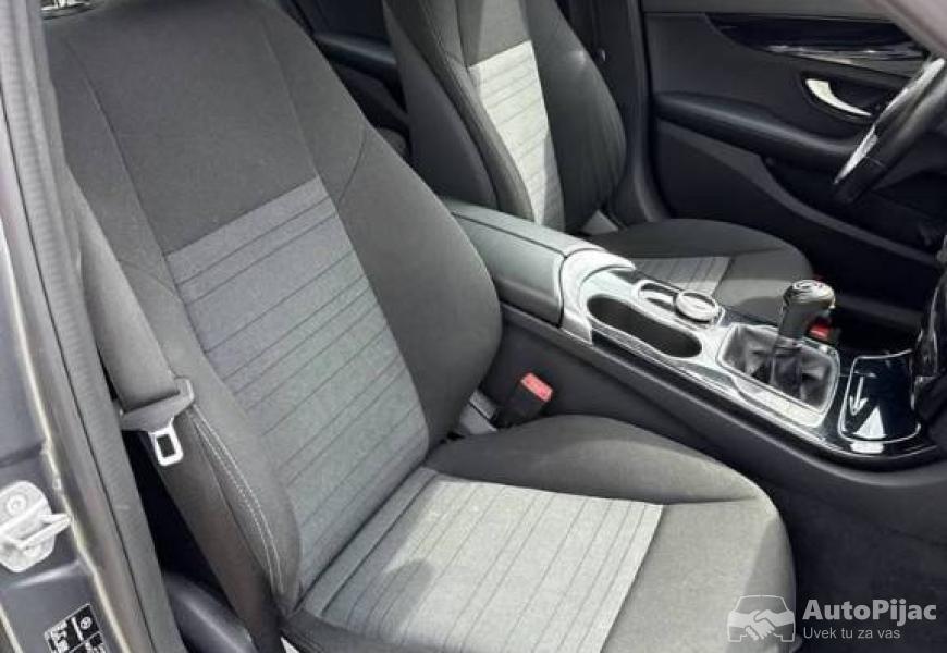 2017_mercedesbenz_c200d_14_polovni_automobili_autopijac.rs