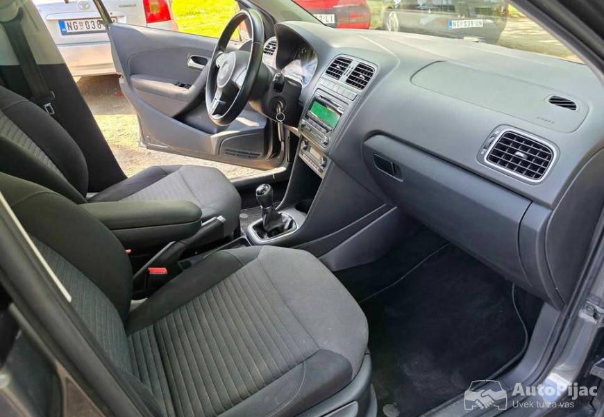 2014_volkswagen_polo_14_polovni_automobili_autopijac.rs