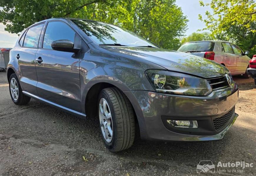 2014_volkswagen_polo_8_polovni_automobili_autopijac.rs