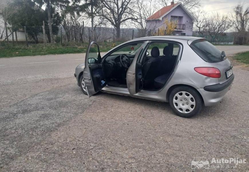 2001_pezo_206_5_polovni_automobili_autopijac.rs