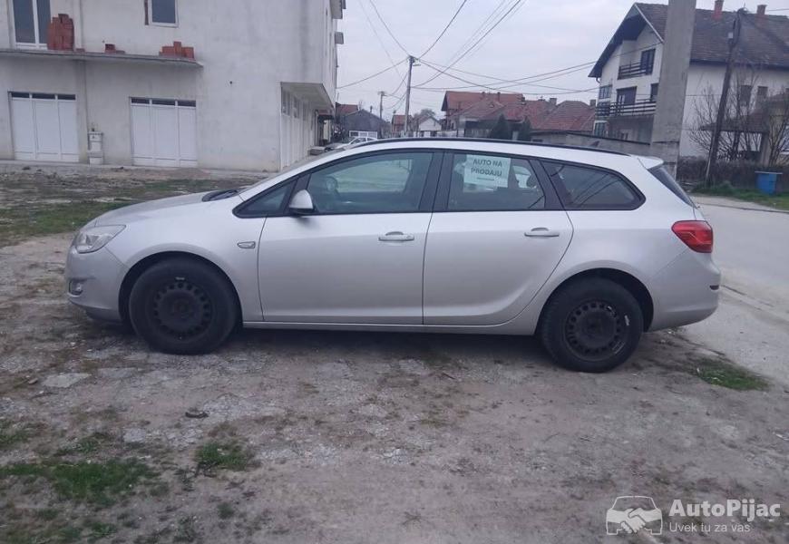 2012_opel_astra_j_3_polovni_automobili_autopijac.rs
