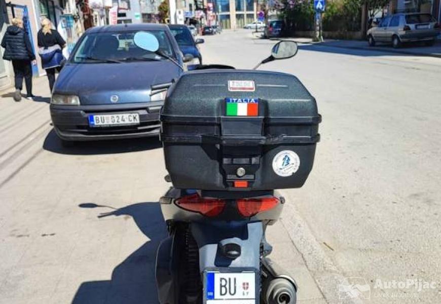 aprilia_sportcity_125_4_polovni_automobili_autopijac.rs