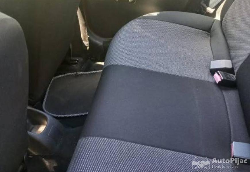 peugeot_206_14_crvene_boje_3_polovni_automobili_autopijac.rs