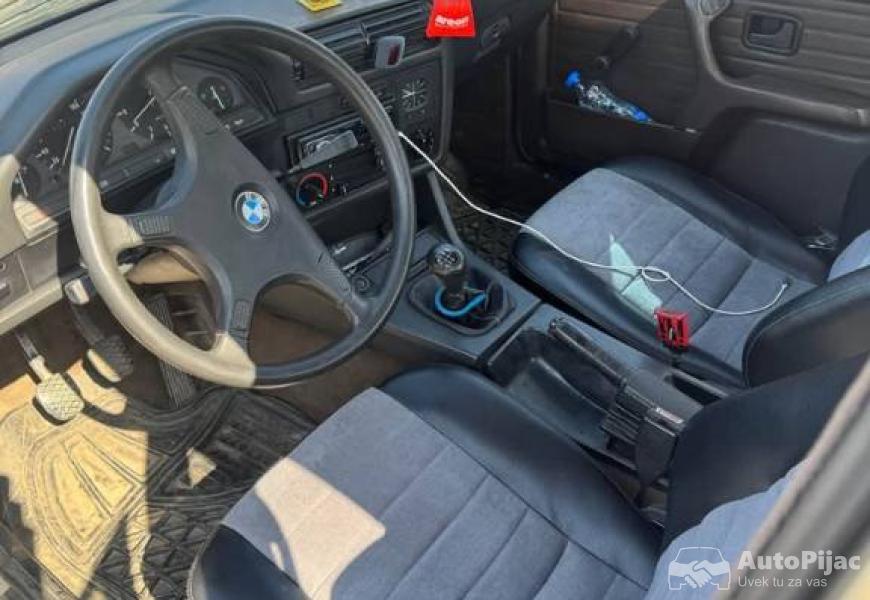 bmw_318_kockica_8_polovni_automobili_autopijac.rs