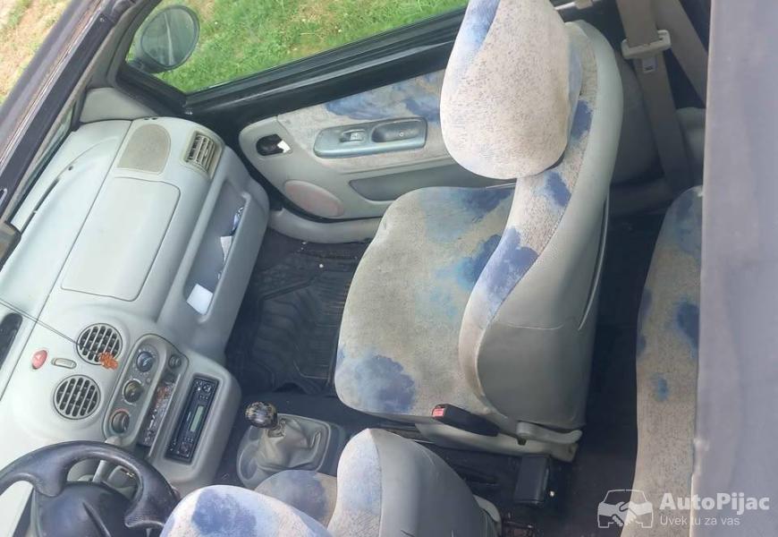 na_prodaju_registrovan_godinu_dana_2_polovni_automobili_autopijac.rs