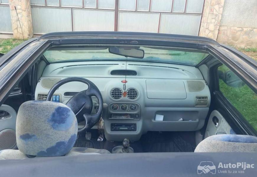 na_prodaju_registrovan_godinu_dana_3_polovni_automobili_autopijac.rs