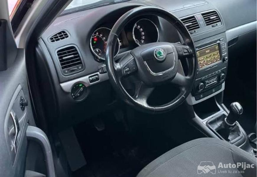 skoda_yeti_4x4_2011_godina_20_tdi_140_ks_dizel_sal_7_polovni_automobili_autopijac.rs
