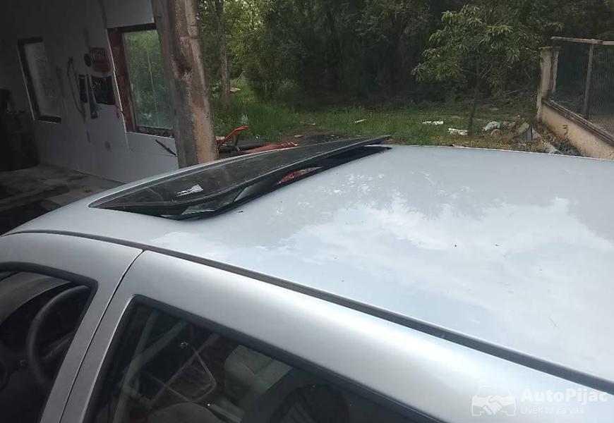 golf_4_14_benzin_8_polovni_automobili_autopijac.rs
