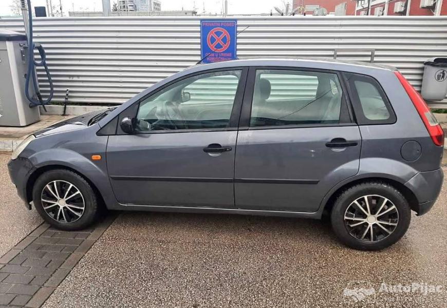 ford_fiesta_2003god_999_eura_reg125_benzin55_kw5_v_1_polovni_automobili_autopijac.rs