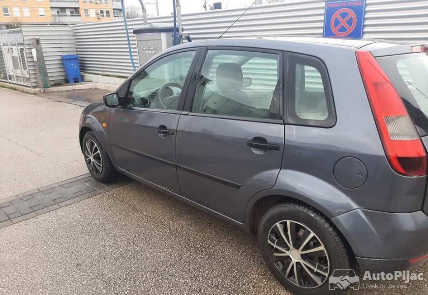 ford_fiesta_2003god_999_eura_reg125_benzin55_kw5_v_2_polovni_automobili_autopijac.rs