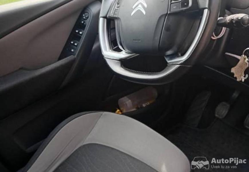 2014_citron_citroen_c4_picasso_8_polovni_automobili_autopijac.rs