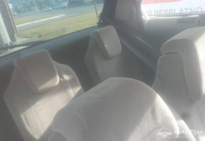 citron_c4_pikaso_5_polovni_automobili_autopijac.rs