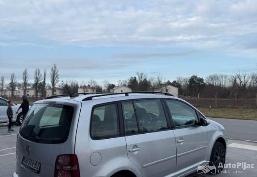vw_turan_2009_5_polovni_automobili_autopijac.rs