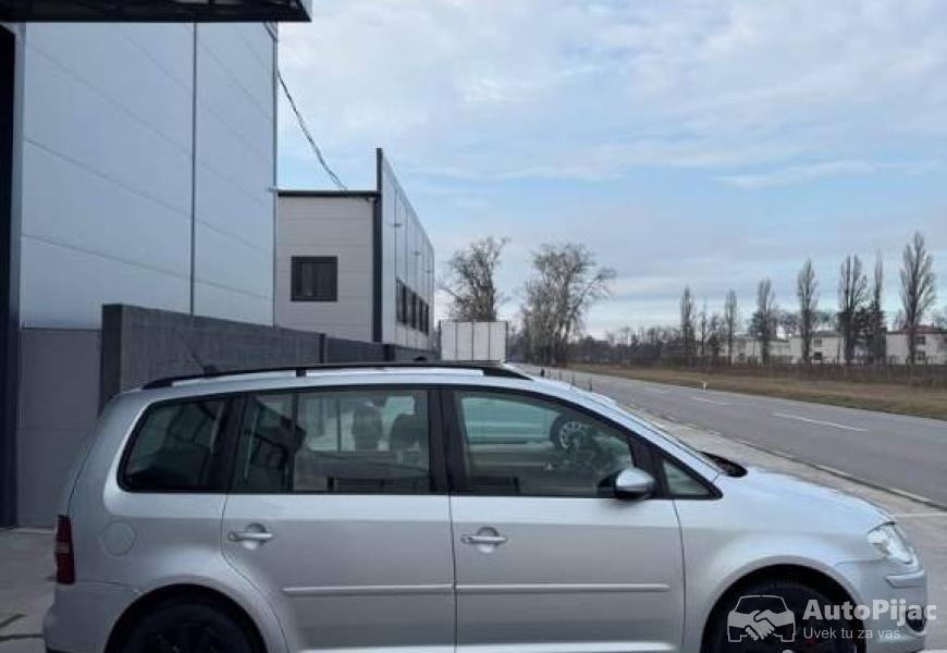 vw_turan_2009_6_polovni_automobili_autopijac.rs