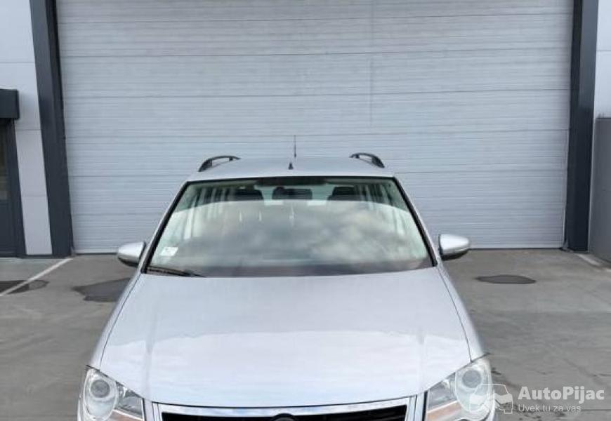 vw_turan_2009_8_polovni_automobili_autopijac.rs