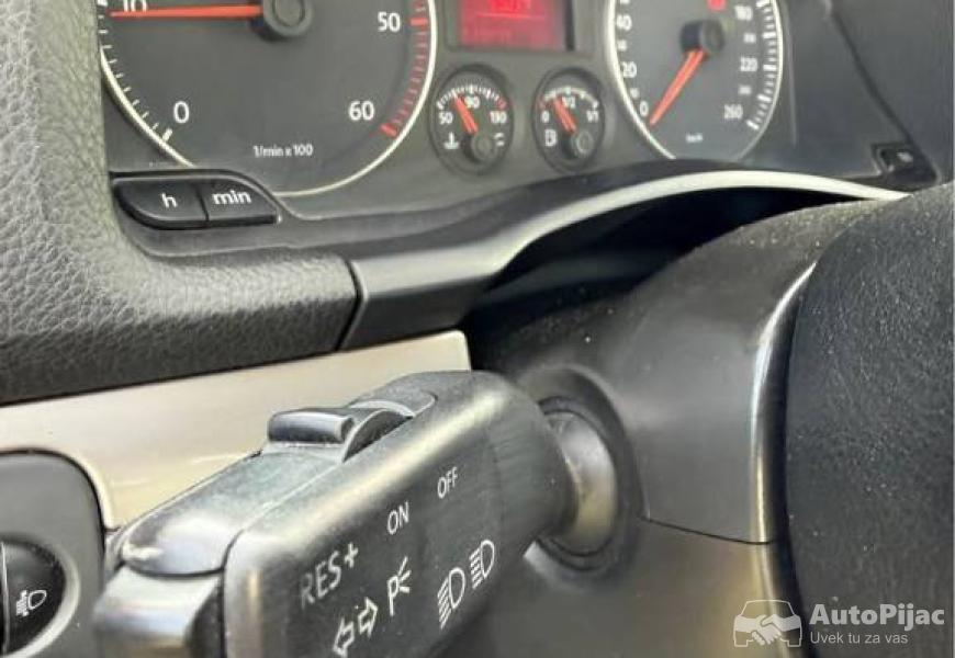 golf_5_19tdi_77kw_2006god_registrovan_9_polovni_automobili_autopijac.rs
