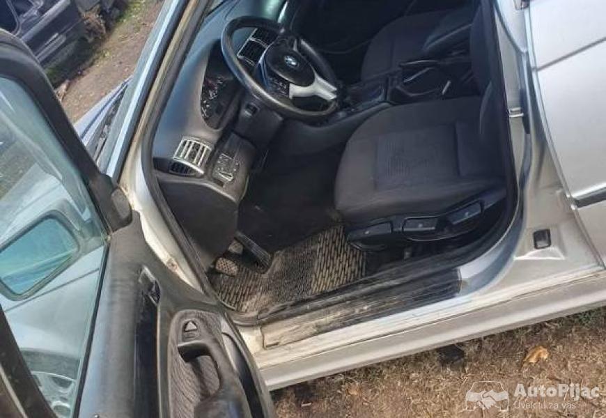 delovi_za_bmw_e46_karavan_7_polovni_automobili_autopijac.rs
