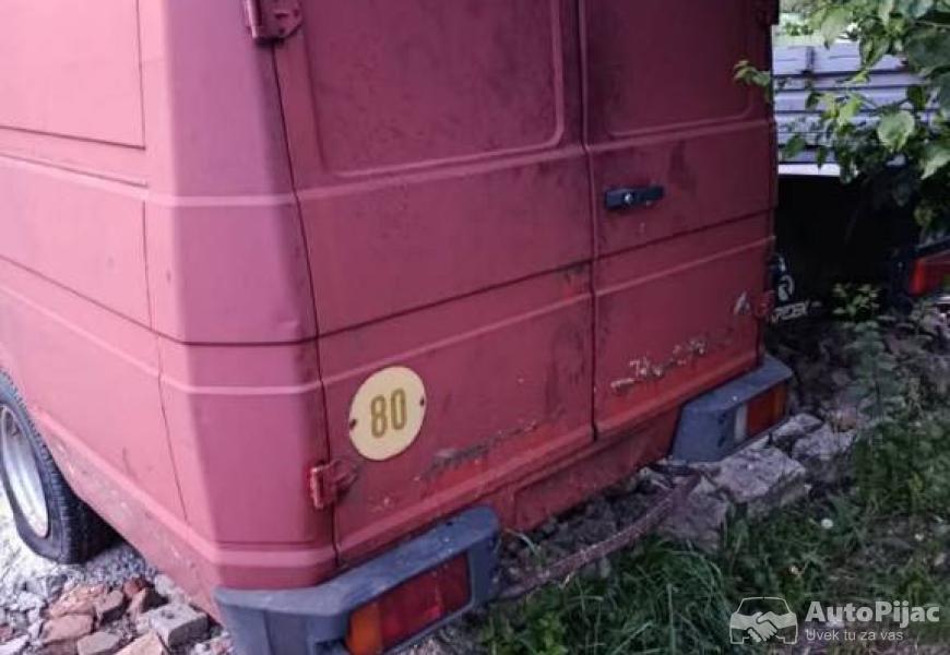 zastavarival_5_polovni_automobili_autopijac.rs