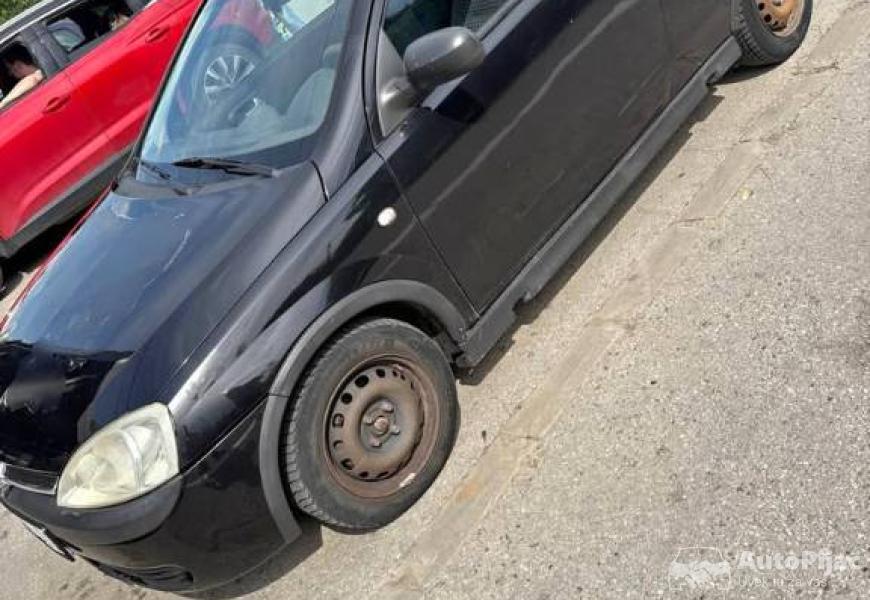opel_corsa_1_polovni_automobili_autopijac.rs