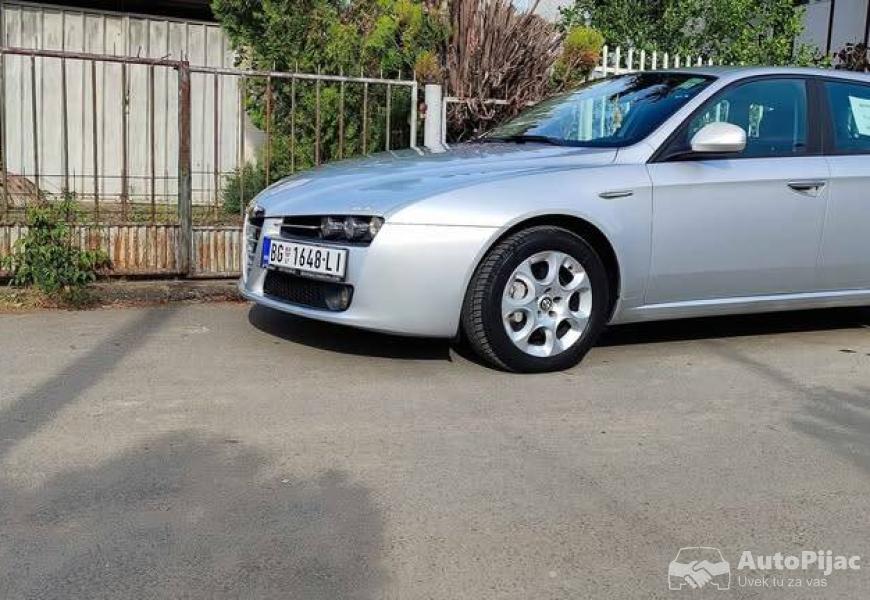 alfa_romeo_159_te_stajling_2008_2_polovni_automobili_autopijac.rs