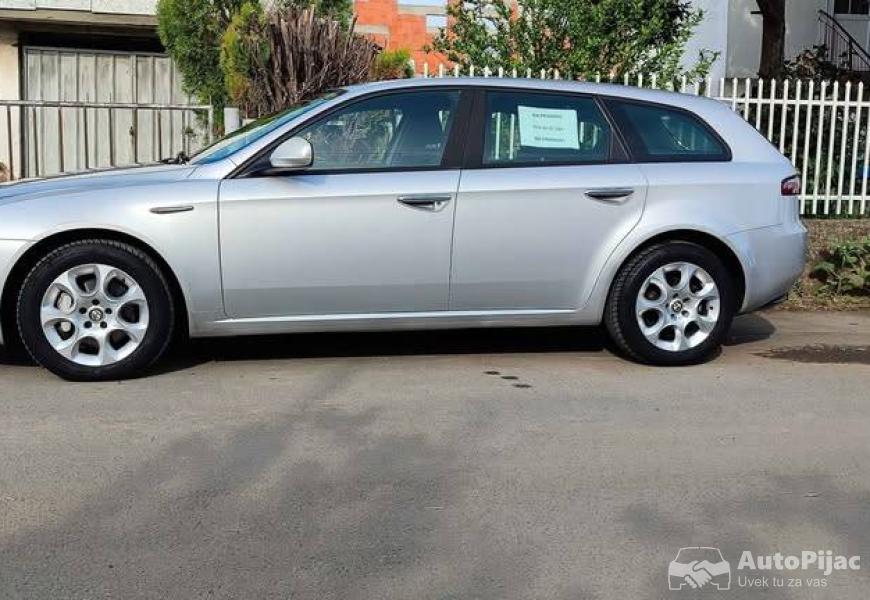 alfa_romeo_159_te_stajling_2008_3_polovni_automobili_autopijac.rs