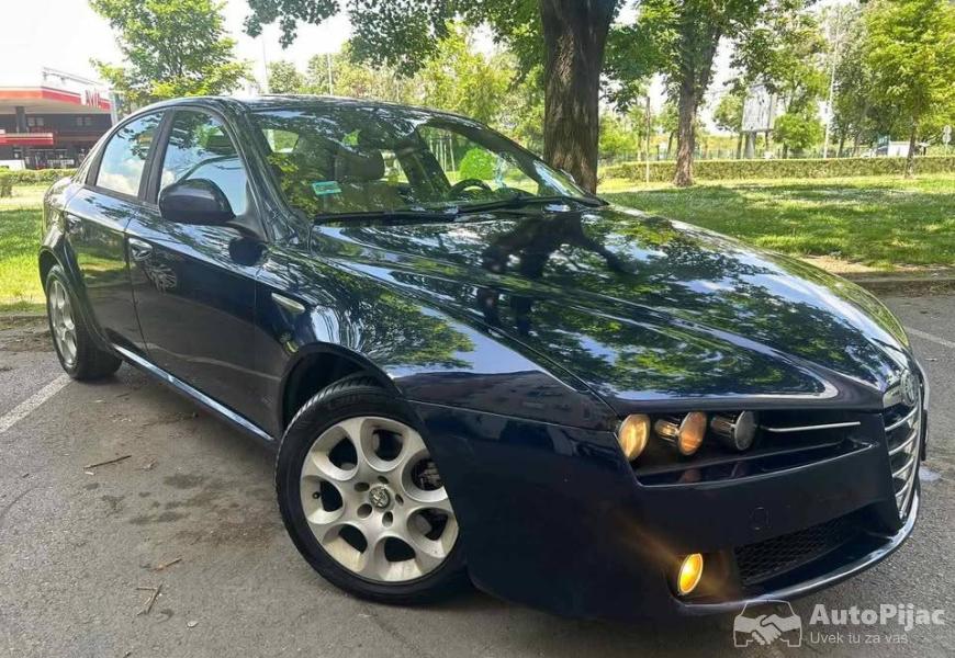 alfa_romeo_159_jtdm_3_polovni_automobili_autopijac.rs