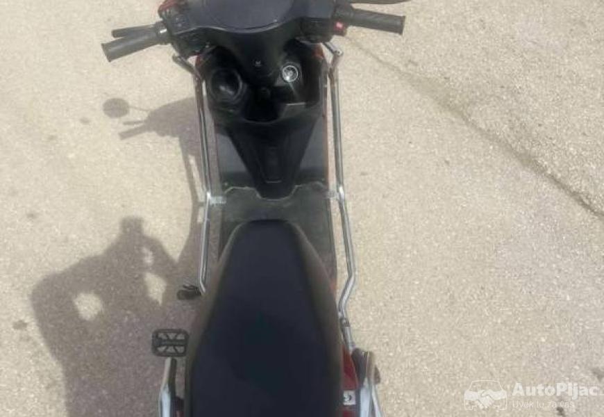 elektricni_skuter_250w_6_polovni_automobili_autopijac.rs